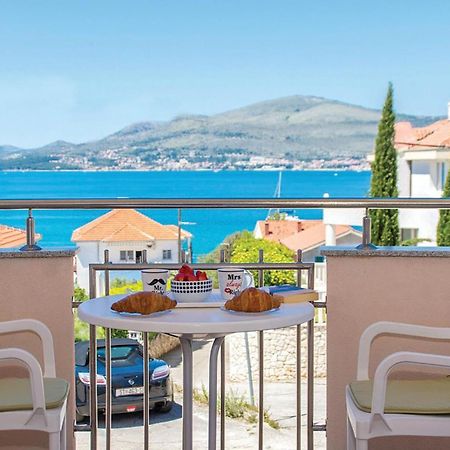 1 Bedroom Stunning Apartment In Okrug Gornji Trogir Zewnętrze zdjęcie
