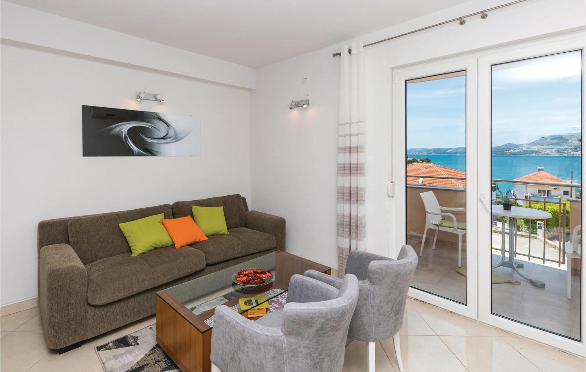 1 Bedroom Stunning Apartment In Okrug Gornji Trogir Zewnętrze zdjęcie