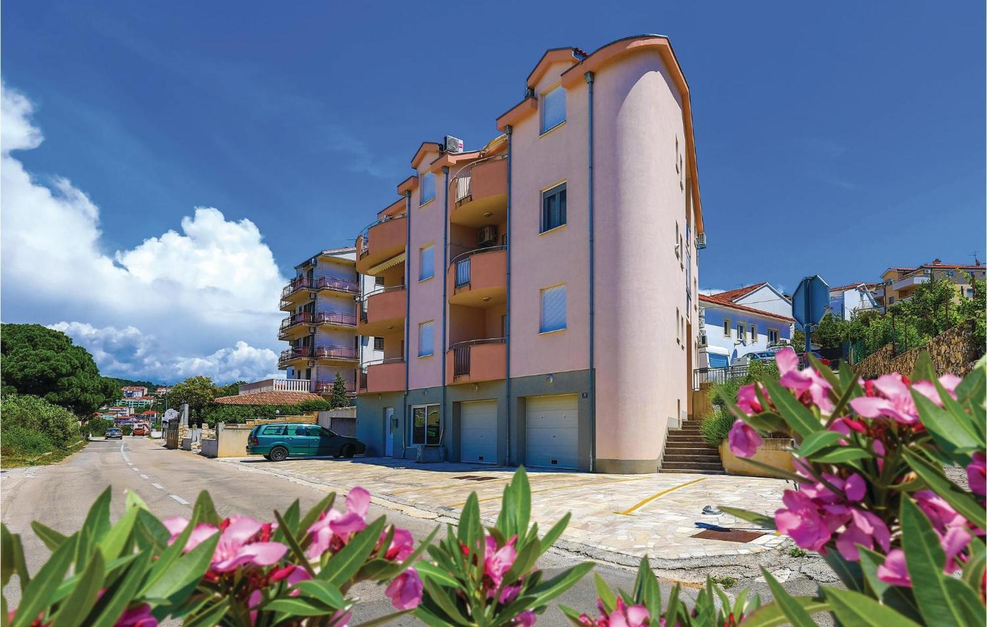 1 Bedroom Stunning Apartment In Okrug Gornji Trogir Zewnętrze zdjęcie