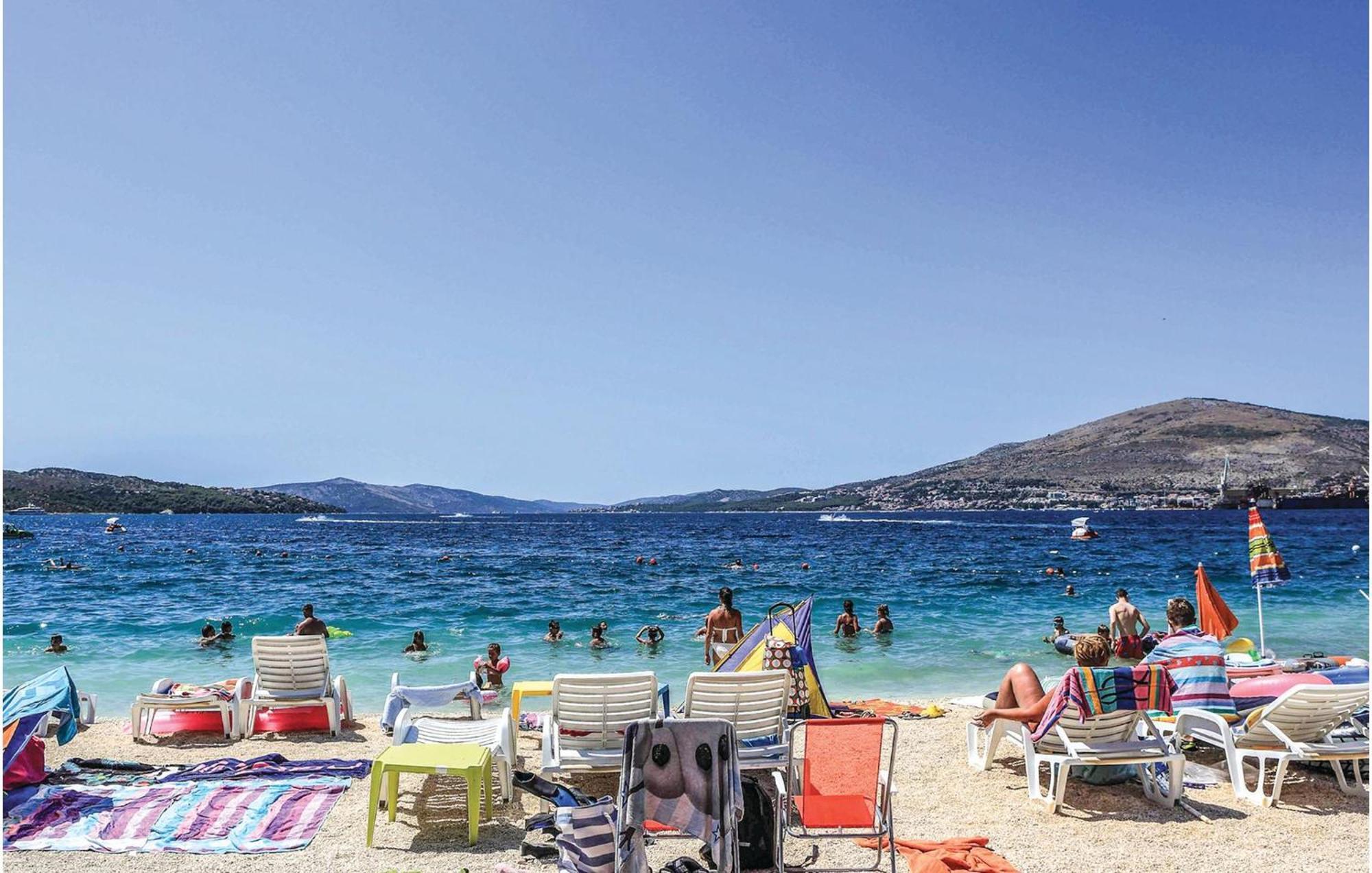 1 Bedroom Stunning Apartment In Okrug Gornji Trogir Zewnętrze zdjęcie