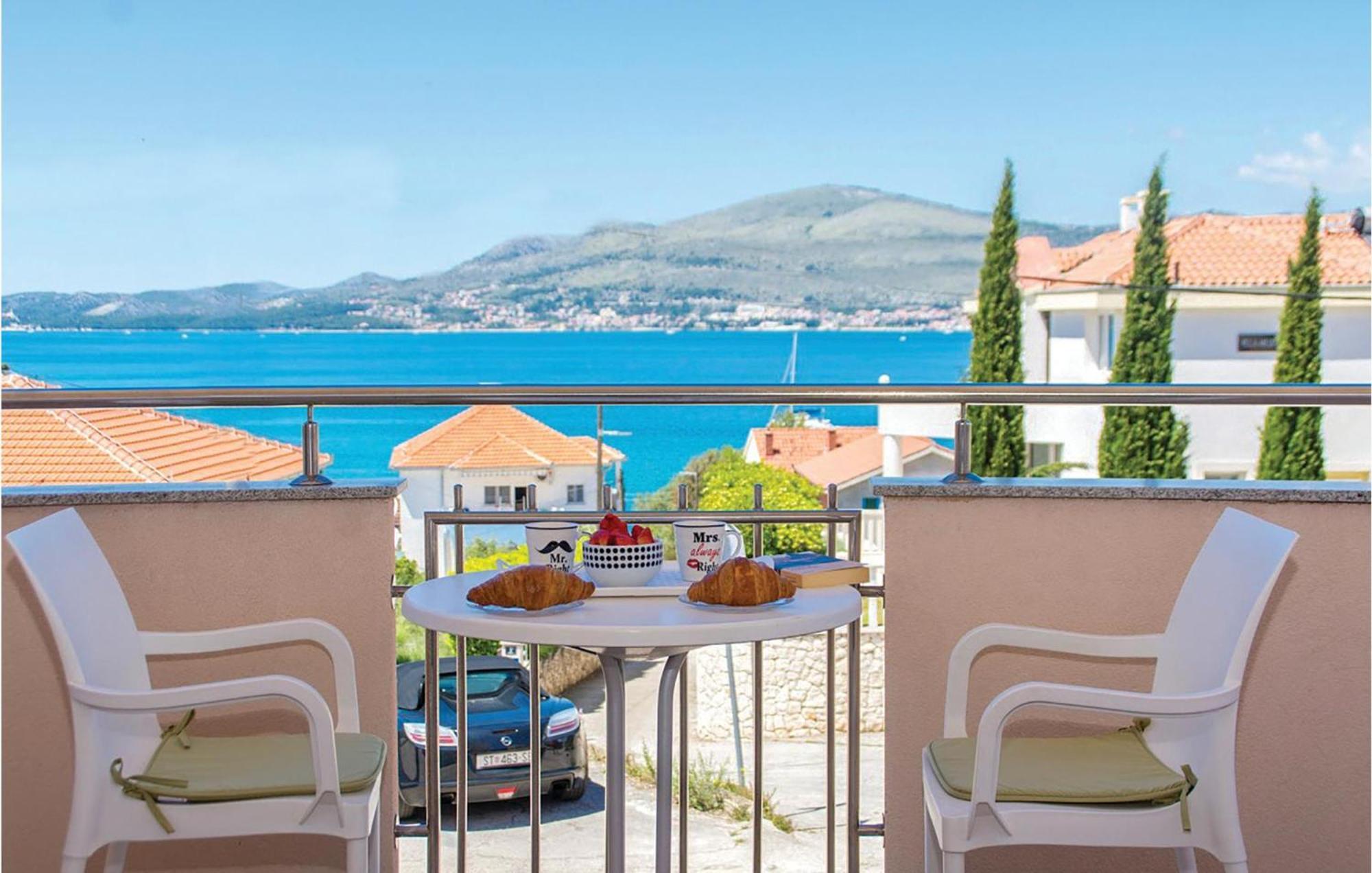 1 Bedroom Stunning Apartment In Okrug Gornji Trogir Zewnętrze zdjęcie
